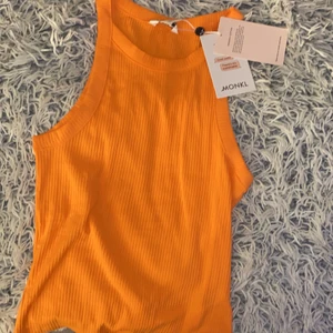 Monki Linne - Superfint linne från monki med prislappen kvar, färgen är en aning mer neon aktig i verkligheten💘