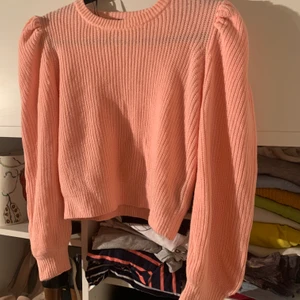 Stickad tröja  - Aldrig använt 