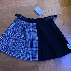 skjol - jättesnygg kjol, aldrig använd pga av storleks fel. 