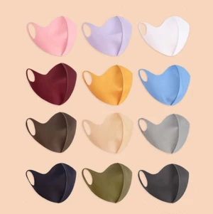 Nya masker🥰 - Säljas nya masks😻❤️                               Storlek: one size                                                  Pris: en för 20kr, tre för 50kr, sex för 100kr