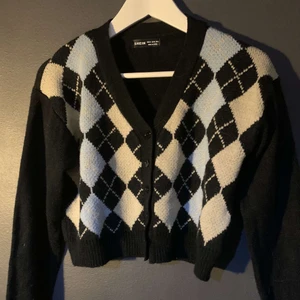 Kofta - Säljer denn kofta från shein som är sjukt fin och superbra kvalitet. Har inte använt den mycket så den är i ny skick. Frakt-62❤️