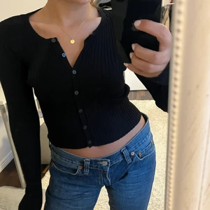 Ribbad kofta, Lindex  - Ribbad kofta från Lindex, använd fåtal gånger