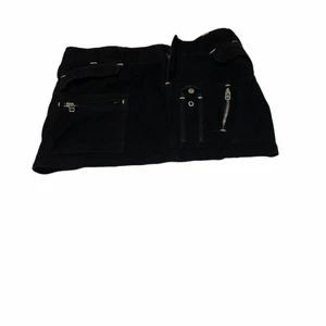 Kjol - En super söt Manchester kjol som är vintage och lågmidjad med coola detaljer!!!