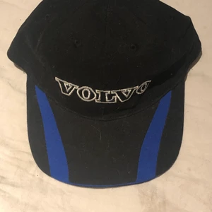 Volvo keps - Volvo keps 70kr vill bara bli av med så pruta går! 