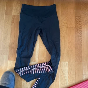 Träningsbyxor - Träningstajts från hunke Möller i storlek M