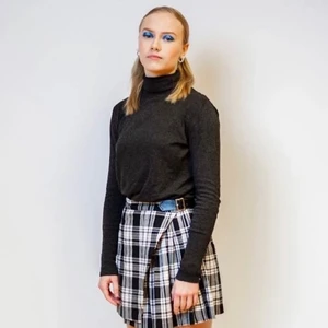 Polotröja - Snygg grå polotröja i storlek S🙌