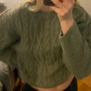 Använd ca 2 ggr! - Fin stickad tröja som är från Na-Kd. Det är storlek xxs men den funkar utmärkt som xs och s💞