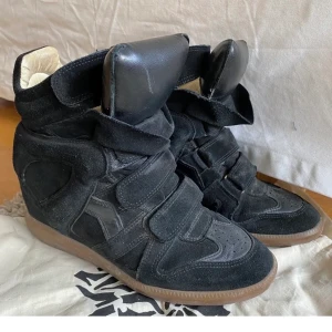 Isabel Marant bekett - Använda fåtal gånger, fint skick. Dustbag kommer med