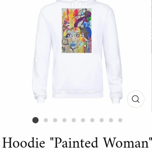 The cool elephant hoodie  - En vit hoodie ifrån The cool elephant i storlek XS men skulle säga att den passar XS-S💕 Tyvärr så har den blivit för liten för mig men det är jättefin och bra skick!💓 Kontakta mig om du är intresserad eller om du har några frågor!❤