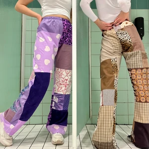 Egensydda byxor - Mina kära lappbyxor!! I detta fall är de bruna sålda men de lila är fortfarande till salu! Tar även beställningar på dessa! Otroligt bekväma med resår i midjan som jag syr utifrån dina mått! Frakt tillkommer och mer finns på min Instagram, omgwowcoolt!❤️‍🔥