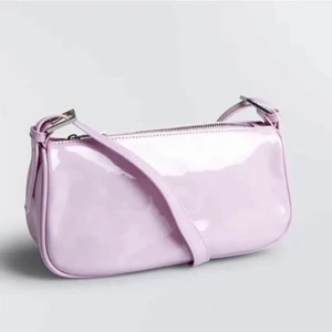 Väska - Säljer denna superfina och oanvända väskan från Gina! 