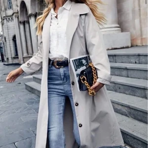 Trenchcoat grå lang s ubrugt  - Ubrugt