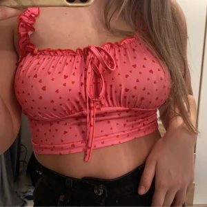 Shein topp - Säljer denna super söta topp från shein. Aldirg använd och säljer då den inte kommer till användning. Storlek S🥰