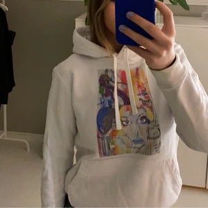 The cool elephant st XS - Säljer min The cool elephant hoodie pågrund av att den är för liten och inte kommer till användning. Ser ut som ny. Skriv om du vill ha mer bilder