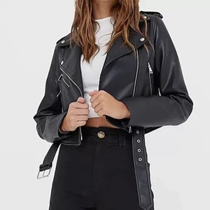 Skinnjacka - Helt ny skinnjacka från asos! Är som ny och väldigt väldigt fin❤️😋kan fraktas 