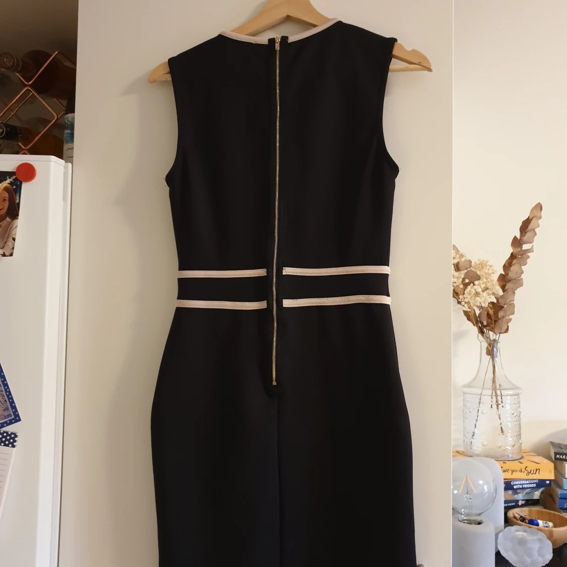 Svart klänning i storlek 10 - 90