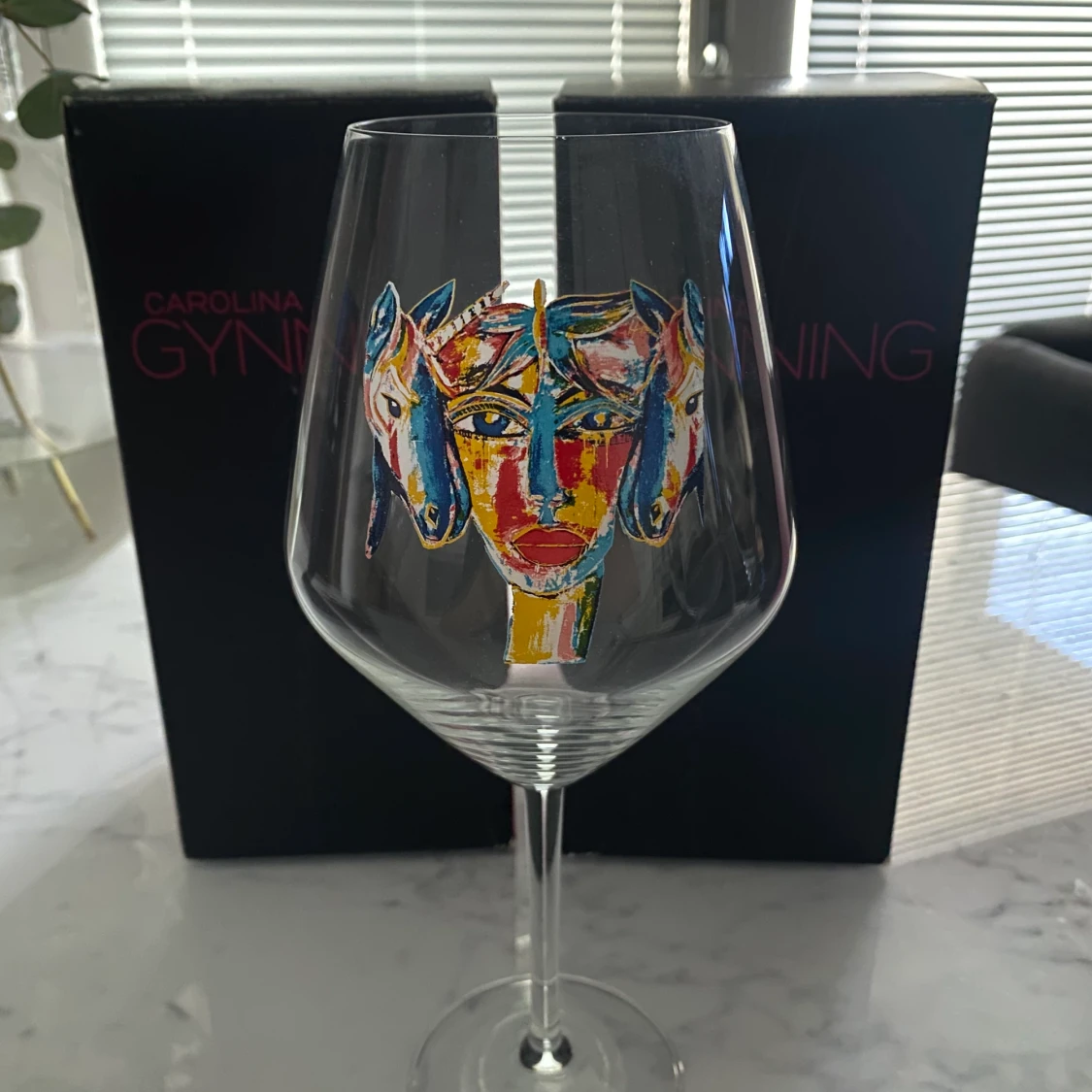 Rödvinsglas Carolina Gynning