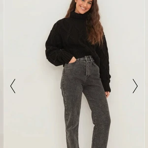 Strl 32 men kan oxå passa 34  - Köpte av en annan tjej men dom byxorna passar inte på säljer dom. Köptes för 260kr och säljer för 150kr. Dom är i bra skick och använts några gånger 