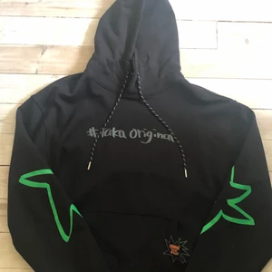 Skön svart streetwear hoodie - Streetwear hoodie från Taka Original i storlek XL men känns som M-L🙏