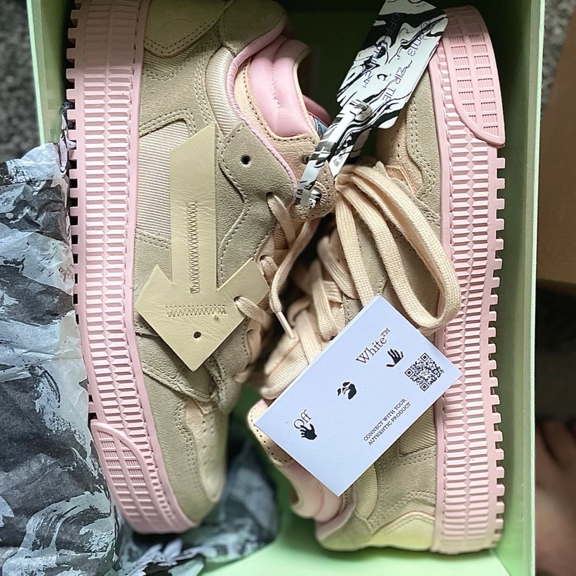 Off white sneakers 39