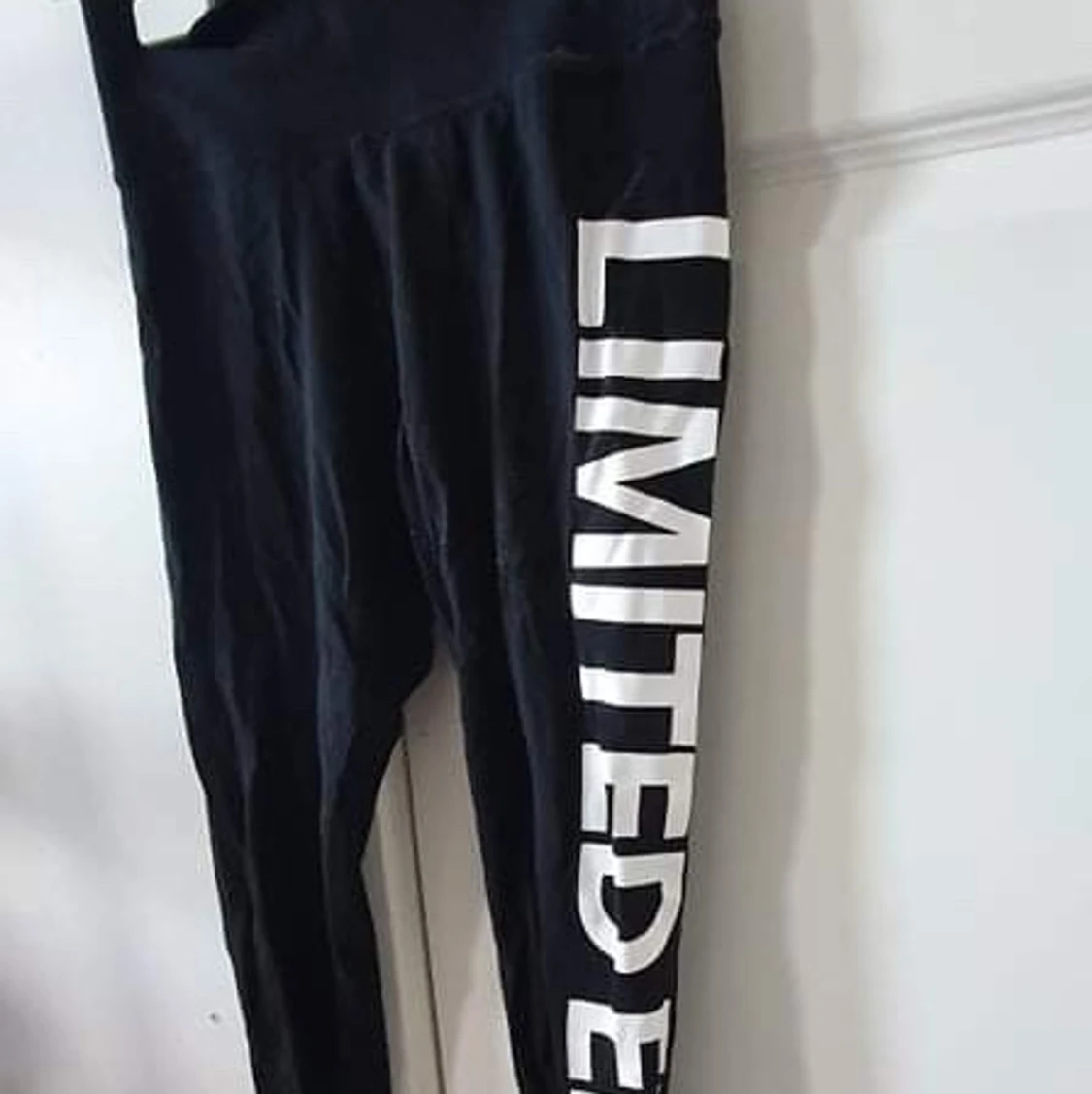 Svarta Tränings tights med text