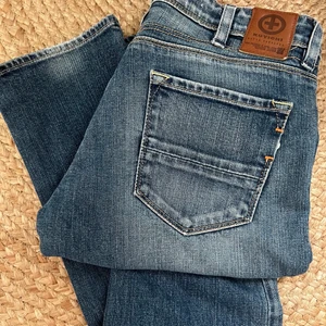 Jeans från KUYICHI - snygga vintage jeans, sparsamt använda! Lågmidjade, ❤️‍🔥 skickar fler bilder vid intresse😍😍😍