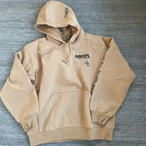 Carhartt hoodie  - Helt ny carhartt hoodie från deras senare kollektion! Size M