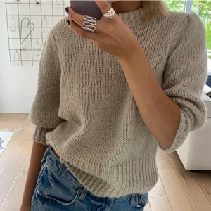 Tröja - Tröja från NA-KD i storlek S💕💕 säljer till den som är först till kvarn!!