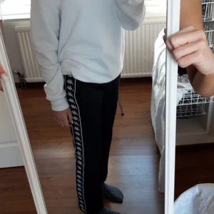 Kappabyxor  - Skitfina kappabyxor använda några gånger men som nya de är i  152 fast passar mig som har S  men sitter lite tajt då