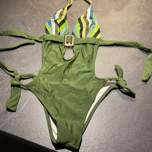 baddräkt 🩱  - baddräkt 🩱 färg grön storlek medium….som ny…..Köpte i Brasilien 🇧🇷 