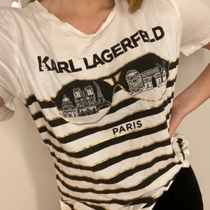 Karl Lagerfeld T-shirt - Köparen står för frakt. 