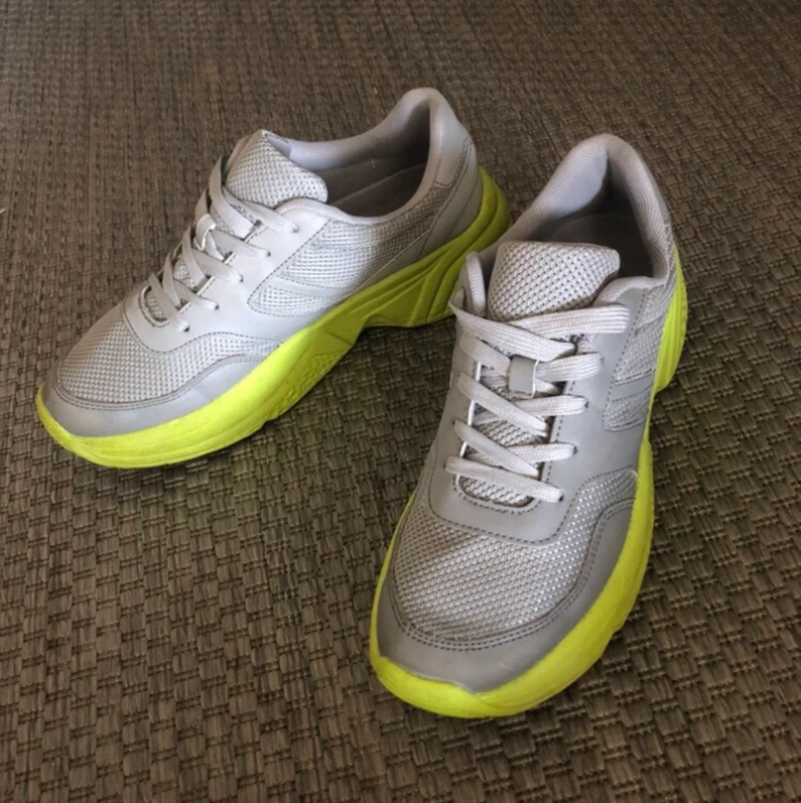 Sneakers💛💚 - 90