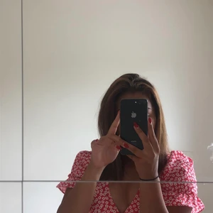 Klänning  - Säljer min fina klänning från chiquelle storlek 34