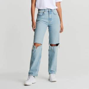 Gina tricot populära jeans i strl 38❤️ 90s high waisted jeans🥰 skriv för bättre bilder. Ny pris 600kr