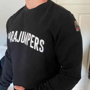 Parajumper sweatshirt - Säljer även denna åt min kille, super fin o knappt använd! Äkta och Scan kod finns om ni är intresserade! Storlek S men passar även M! Tillkommer frakt på 66kr