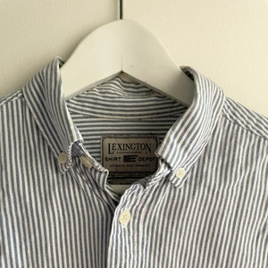 Lexington skjorta - Washed Oxford Classic Fit. Storlek S. Mycket bra skick. Knappt använd 