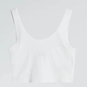 Linne - Så fint nytt linne från Gina som tyvärr var för stort för mig, därför säljer jag vidare! Perfekt till sommaren. Frakt ingår inte i priset!