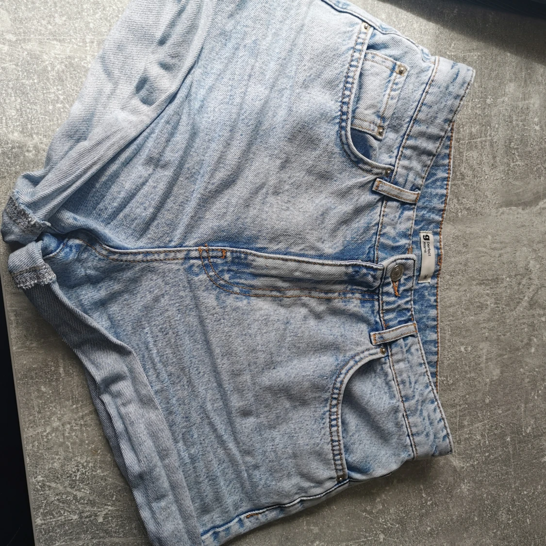 Dagny mom jeans shorts str 38 - 90