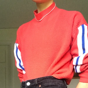 Virkad tröja från HM stl XS - Jag tycker om denna tröja jättemycket men tyvärr har jag inte fått så mycket användning av den. 