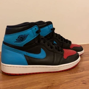 Jordan 1 NC to Chicago - Säljer nu mina Jordan 1 NC to Chicago! Storlek: 42,5, skick: 9/10