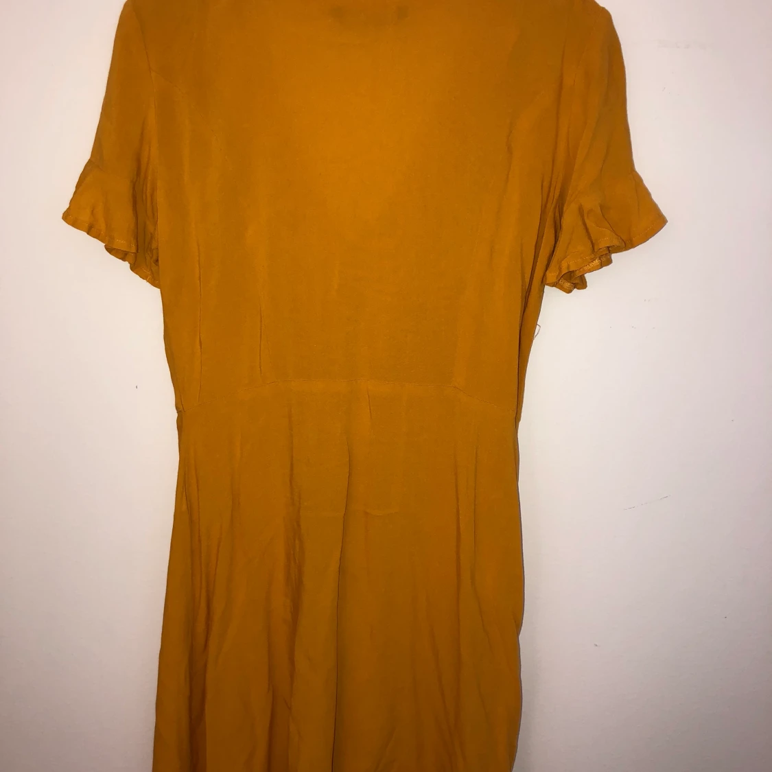 Gul sommarklänning från stradivarius - 90