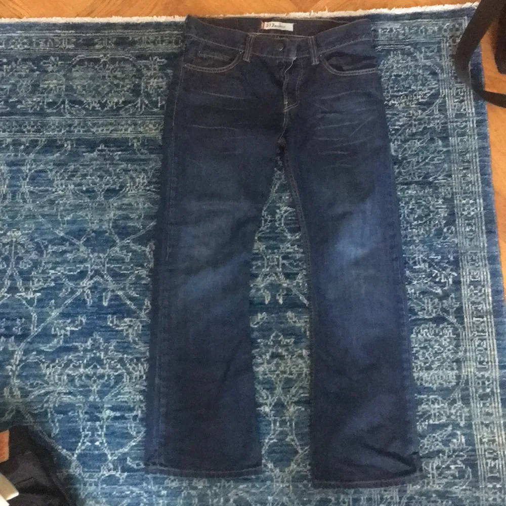 Nice Levis jeans med bootcut. Jeans & Byxor.