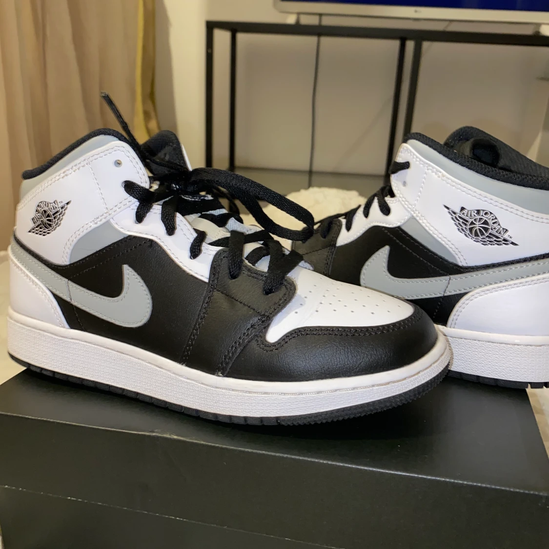 Jordan 1 white shadow  - 91