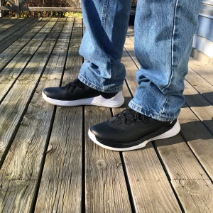 Jordan strl 43 - Air Jordan basketskor i storlek 43. Knappt använda.