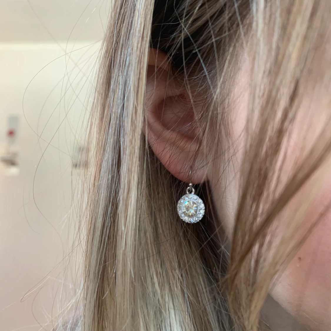 Silverlrhängen med ”diamanter”