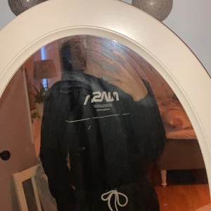 NASA hoodie - Svart NASA hoodie från HM. Aldrig använd! 