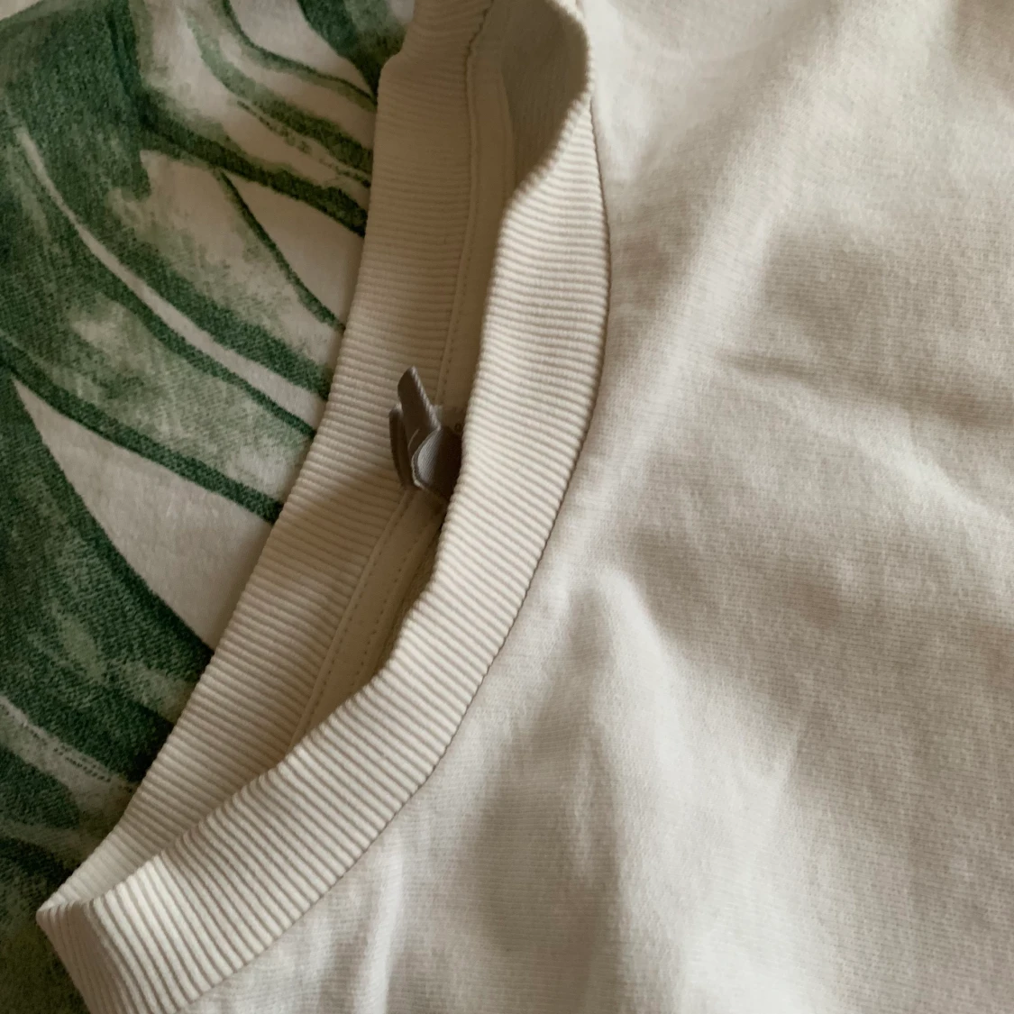 Vit tröja i storlek M - 90