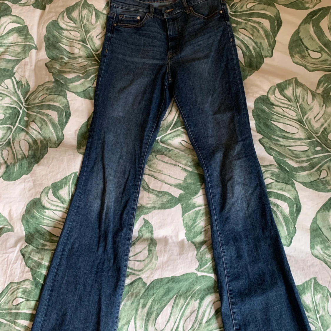 Mörka jeans i storlek S/M