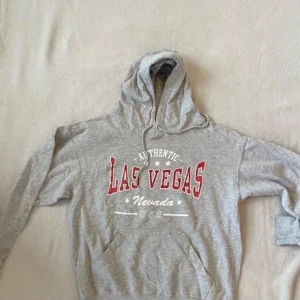 Grå Las Vegas Hoodie - Grå Las Vegas Hoodie