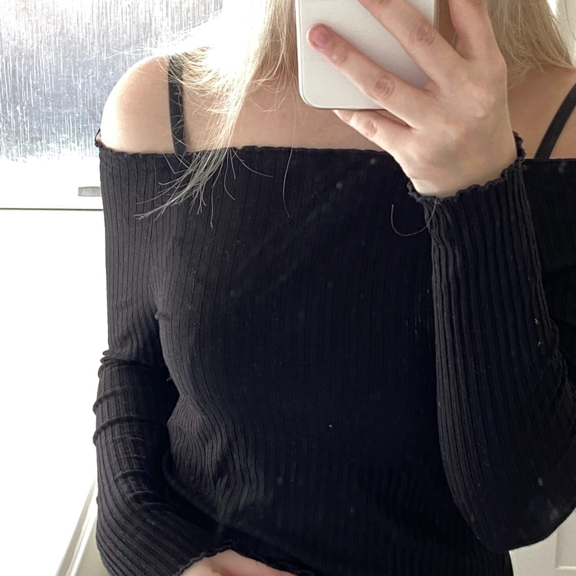 En off shoulder tröja